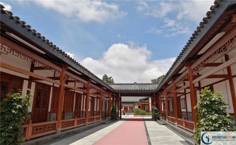 成都綿實(shí)外國語學(xué)校2020年費(fèi)用是多少錢？